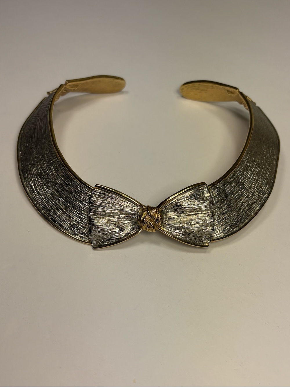 Signed Thoi Vo for Les Bernard Rare Vintage 80’s Hinged Bow Collar Silver & Gold